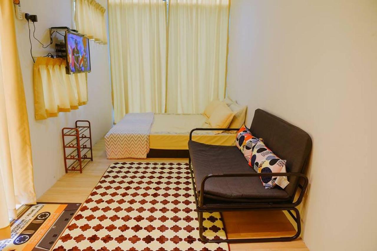 Purple Cube At Lumut Cube Homestay Kontena Eksteriør billede